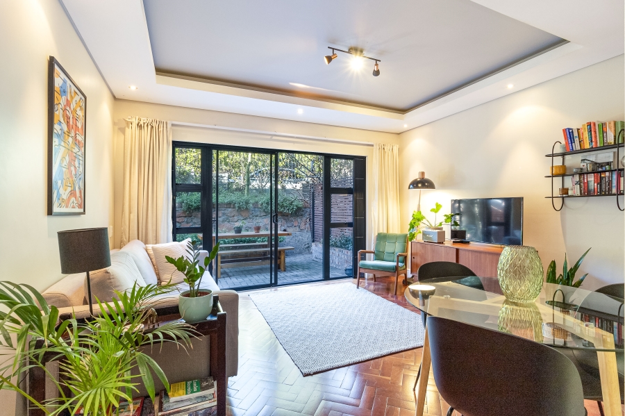 2 Bedroom Property for Sale in Vredehoek Western Cape